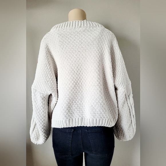 Sadie & Sage Anthropologie Women's Cropped Chunky Cable Knit Sweater Oversized - Picture 9 of 16